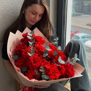 Букет из вывернутых роз Нина с эвкалиптом